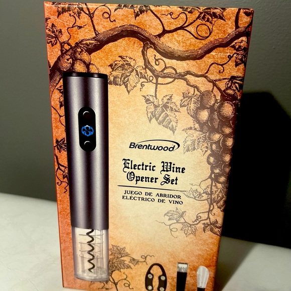 Brentwood Electric Wine Opener Set w/Cutter, Stopper & Pourer - Picture 1 of 5
